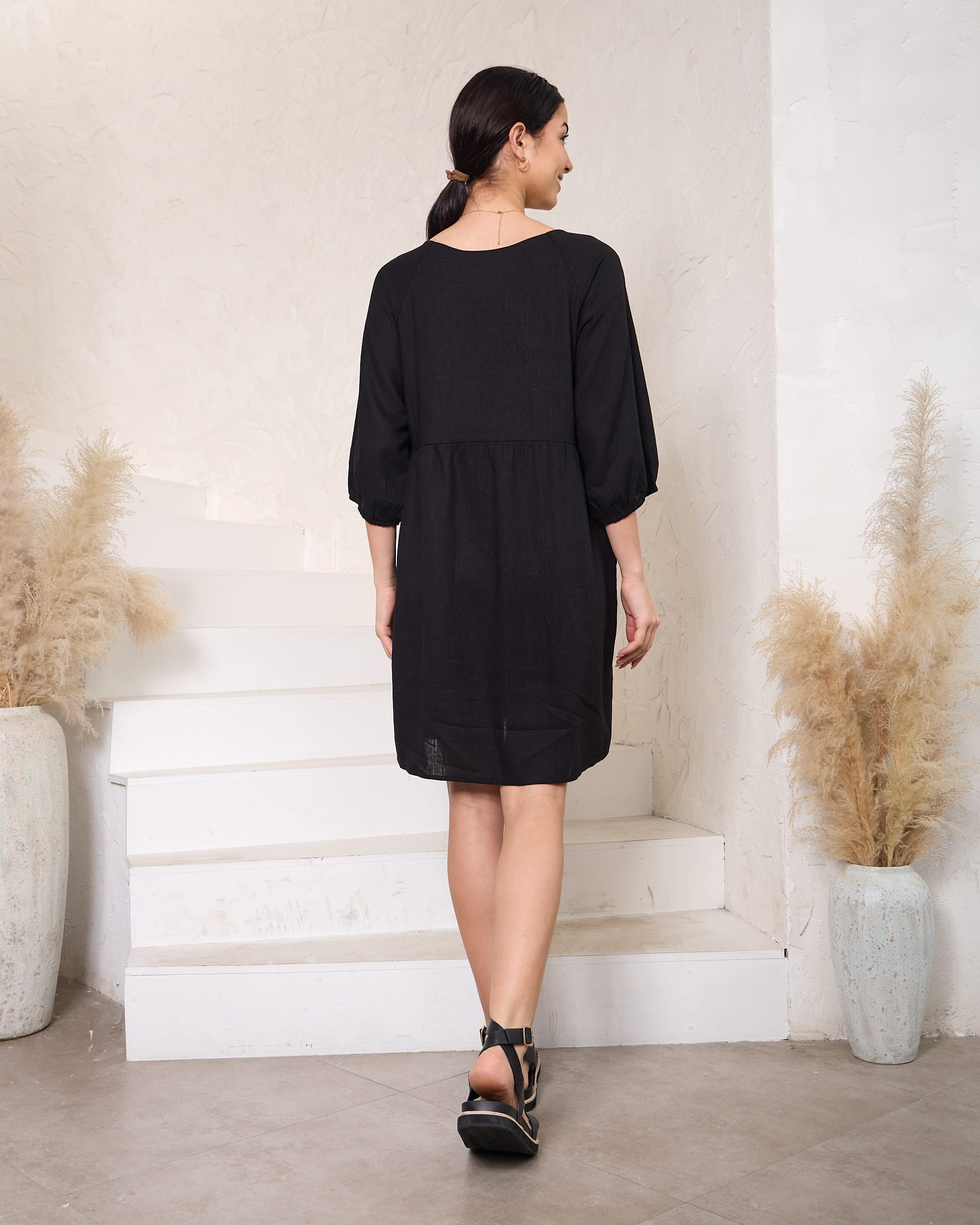 The Aria Black Knee-Length Dress