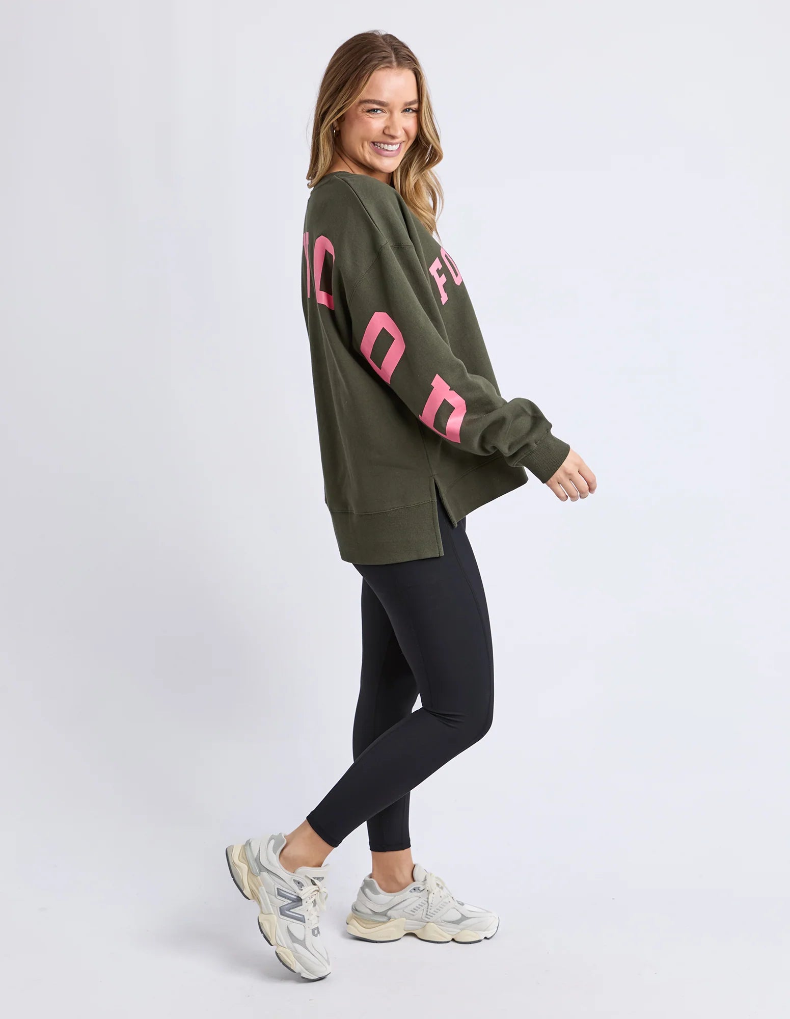 Interval Crew Dark Khaki & Coral