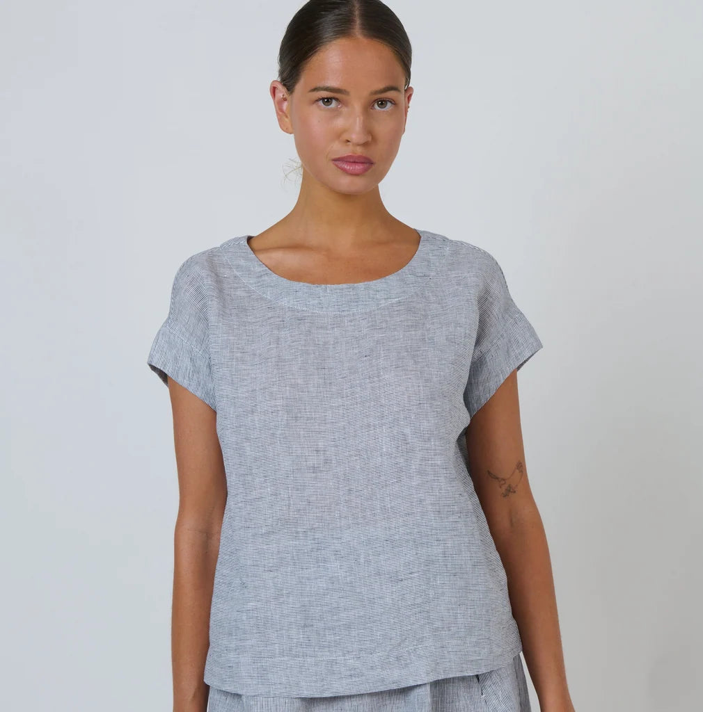 Linen Short Sleeve Top in Sliver - GA686
