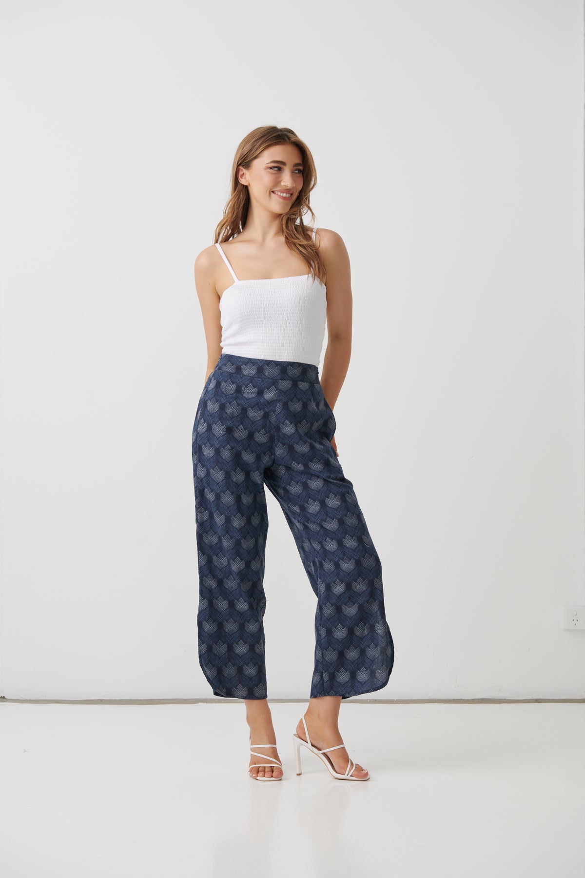 Geo Bud Print Pants with Scoop Split Hem