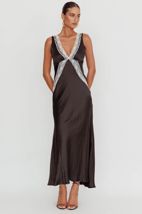 Vienna Lace Trim Gown – Oyster | Black