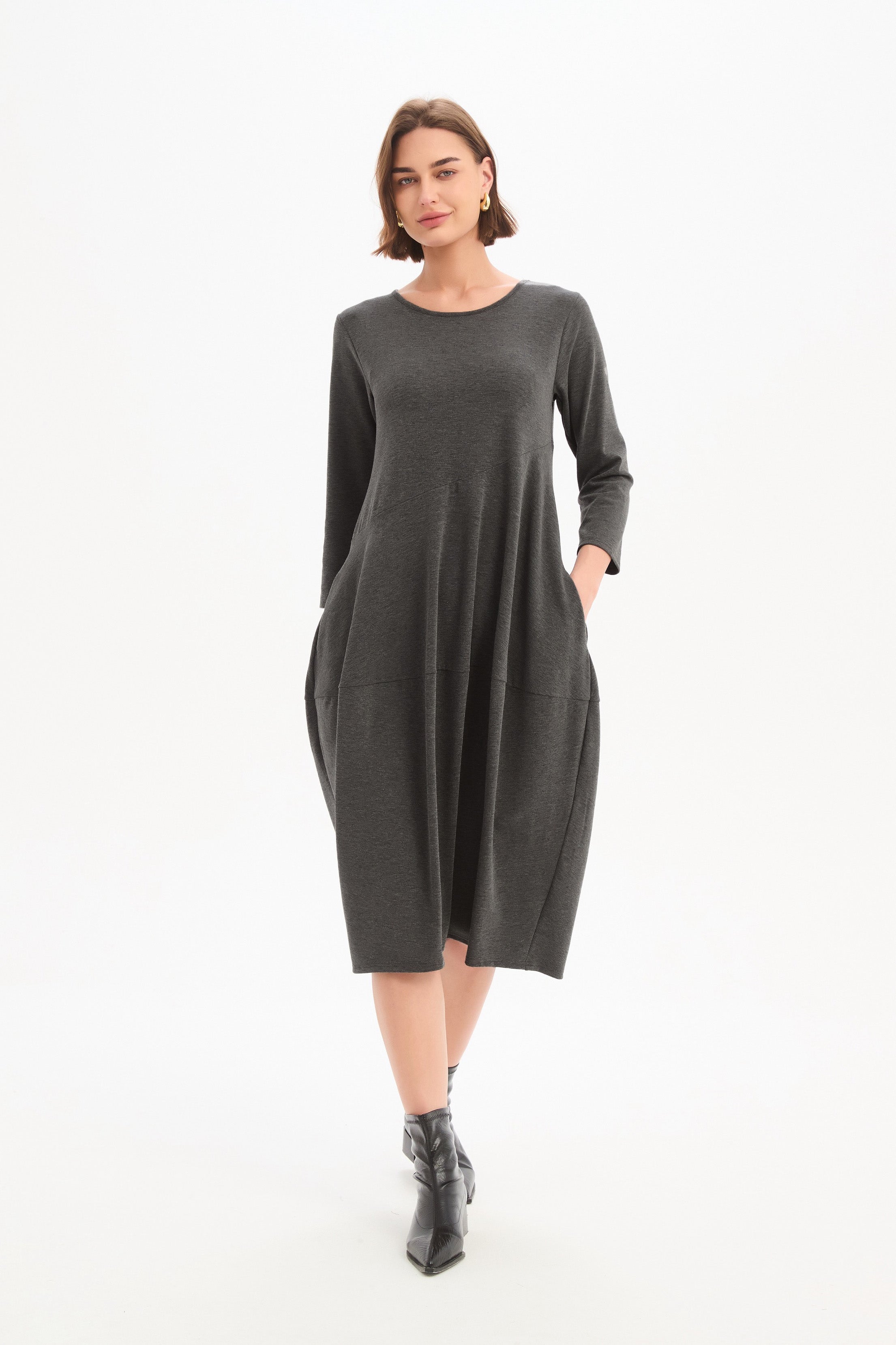 DIAGONAL SEAM KNIT DRESS - Charcoal